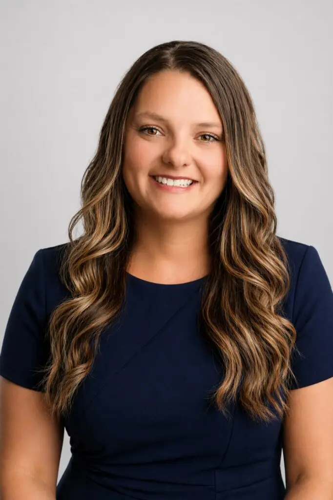 Rebecca Gard Headshot